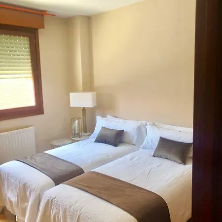 Holiday home Casa En Oviedo, Urbanizacion La Fresneda